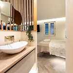 Apartment & Laura Split